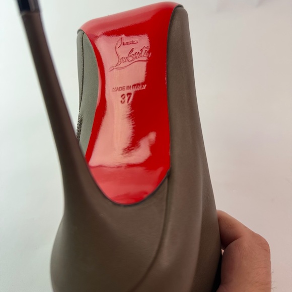 Christian Louboutin Brown Heels with Red Sole - Picture 1 of 4